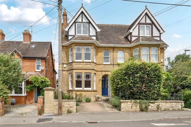 Kings Road, Sherborne, Dorset, DT9 5 bed semi