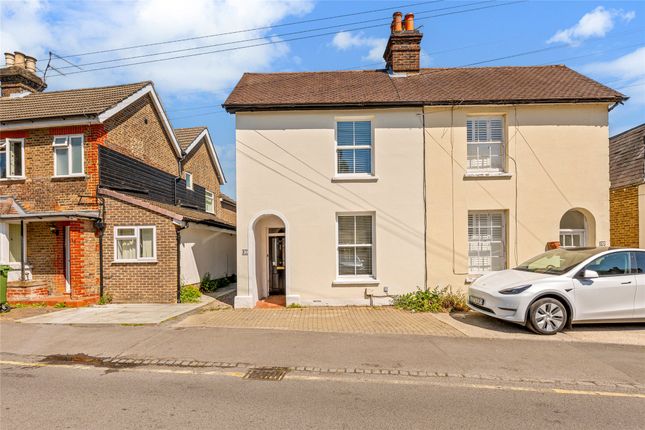 Holmesdale Road, Reigate, Surrey, RH2 2 bed semi