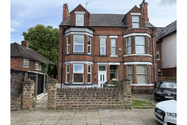 4 bed semi-detached house
