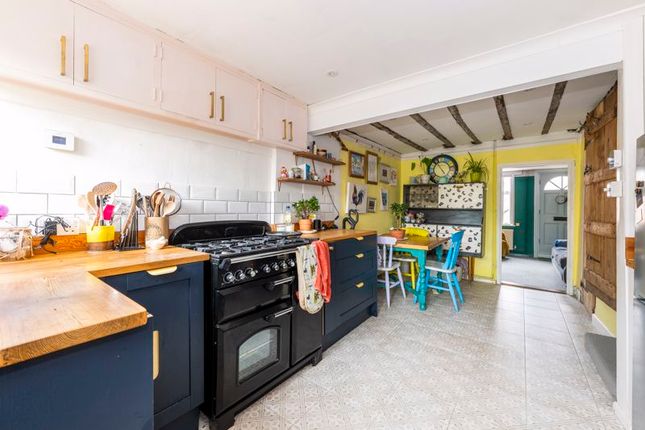 Norfolk Way, Uckfield 2 bed cottage for sale