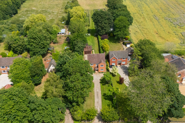6 bedroom detached house for sale