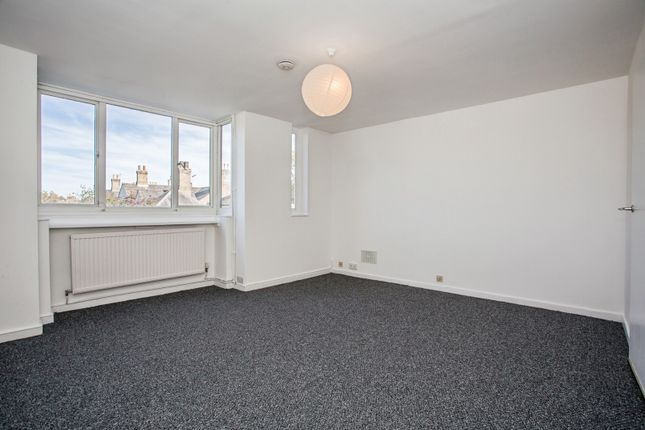 2 bed maisonette