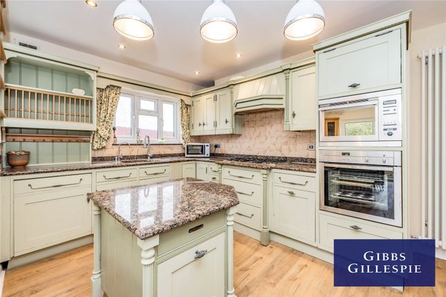 York Road, Northwood 3 bed detached house for sale