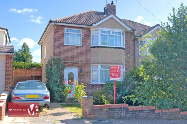 Graham Avenue, Broxbourne EN10 3 bed semi