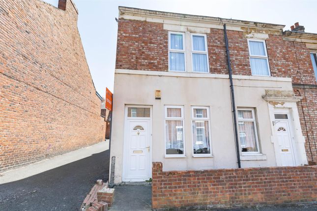 Chandos Street, Gateshead, Tyne and Wear 2 bed ground floor flat for sale