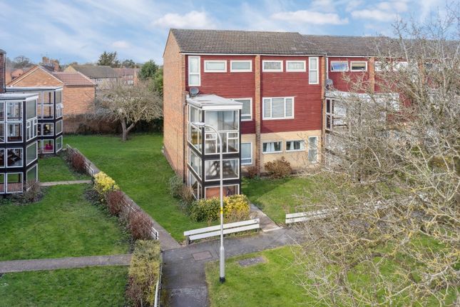 Keensacre, Iver SL0 2 bed apartment for sale