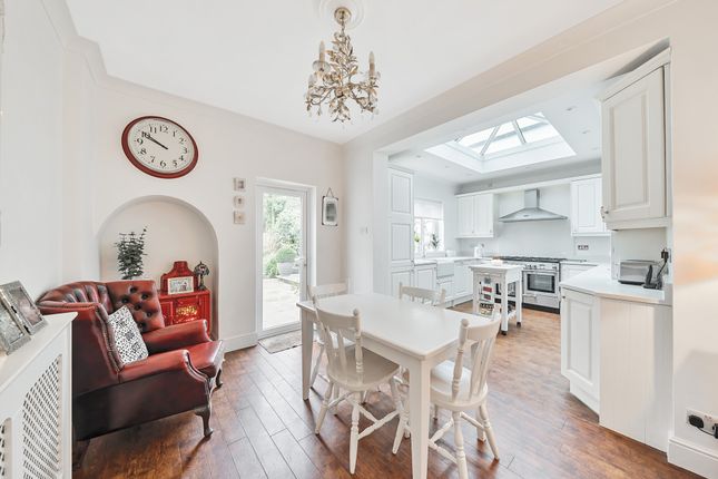 5 bedroom semi-detached house for sale