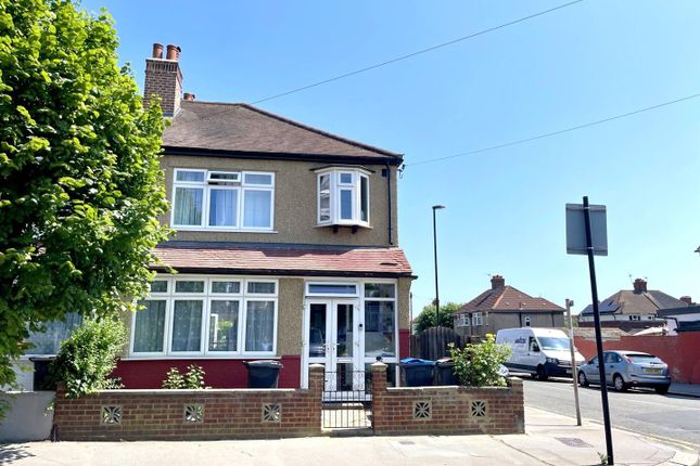 4 bedroom end of terrace house for sale
