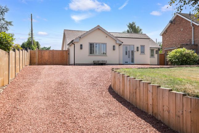 Mill Lane, Oversley Green 3 bed detached bungalow for sale