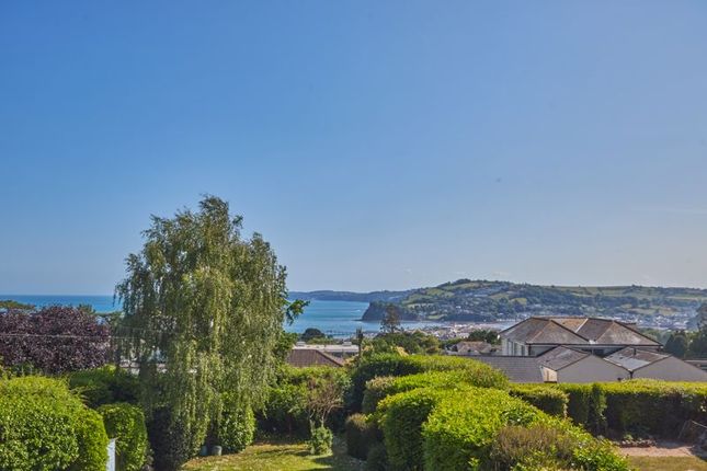 5 bedroom semi-detached house for sale