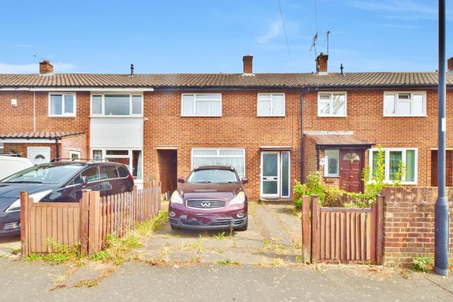 Doddsfield Road, Slough 3 bed terraced house for sale