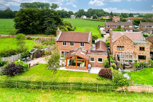 Roe Lane, Birkin WF11 3 bed equestrian property for sale