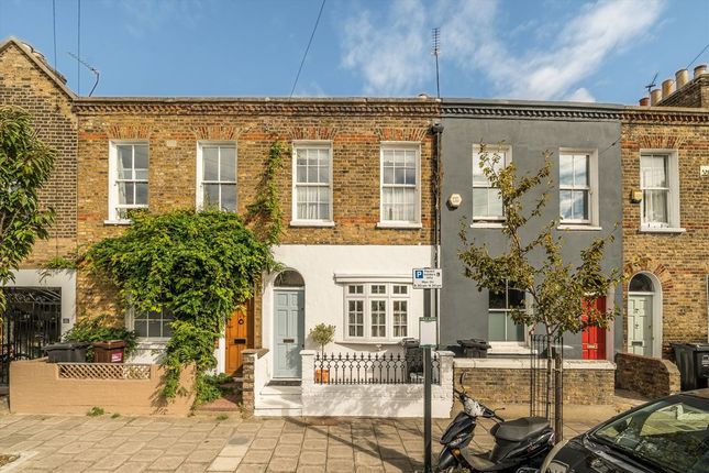 Oriel Road, London E9 2 bed terraced house for sale