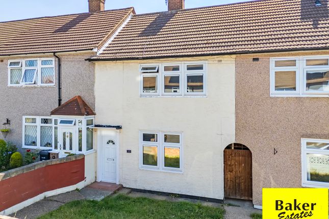 Holt Way, Chigwell IG7 2 bed terraced house for sale