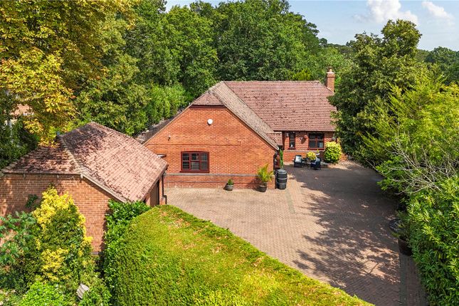 Hillside, Reading RG7 6 bed detached house for sale