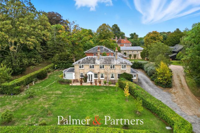 Sudbury Road, Halstead, Essex, CO9 3 bed detached house for sale