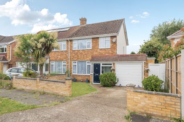 Tanglyn Avenue, Shepperton, TW17 3 bed semi