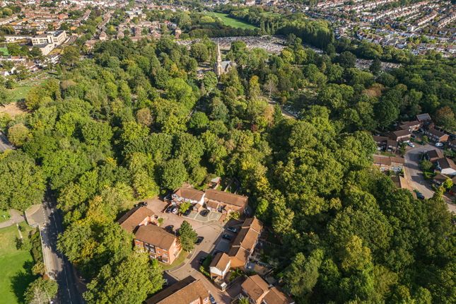 Darwin Close, London N11 4 bed end of terrace house for sale