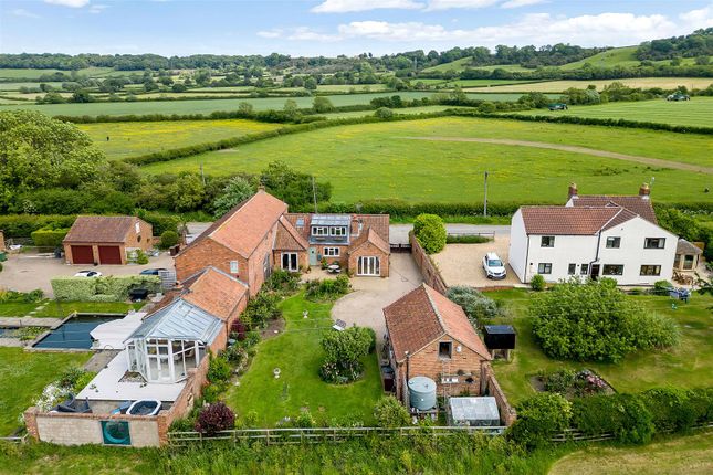 Pasture Lane, Hose 3 bed link detached house for sale