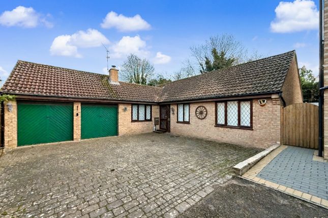 10 Scott Close, Daventry, NN11 0RH 3 bed detached bungalow for sale