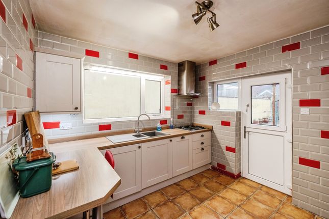 4 bed terraced house