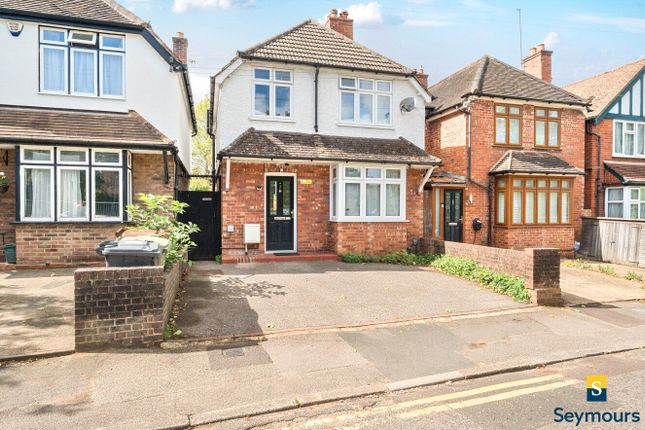 Stoke Road, Surrey GU1 2 bed detached house for sale