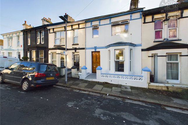 THREE STOREY PROPERTY OFFERING A REAL... 4 bed terraced house for sale