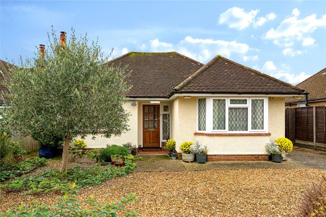 Hazeley Close, Hook RG27 2 bed bungalow for sale