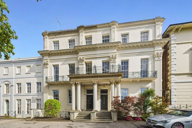 102 Bath Road, Cheltenham GL53 1 bed flat for sale