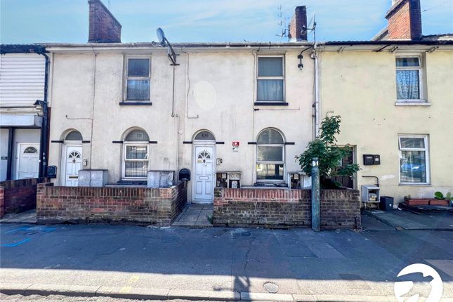 Luton Road, Chatham, Kent, ME4 1 bed flat for sale