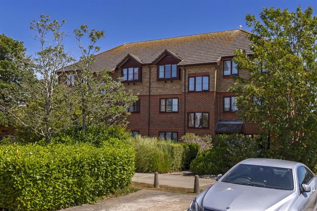 Copper Hall Close, Rustington, BN16 3RY 1 bed flat for sale