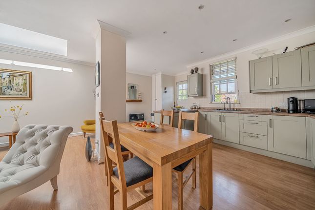 Duck Lane, Green Court Duck Lane, GU29 2 bed apartment for sale