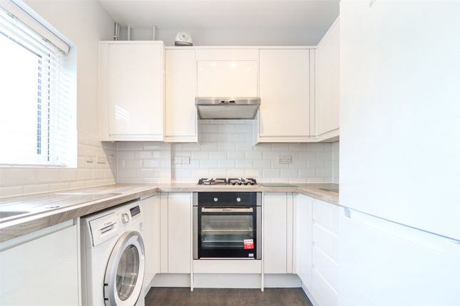 Falkners Close, Hampshire GU51 2 bed apartment for sale