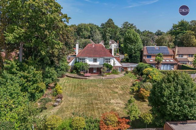 6 bedroom detached house for sale