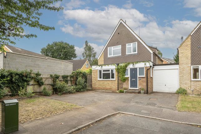 Field Close, Harpenden 3 bed detached house for sale
