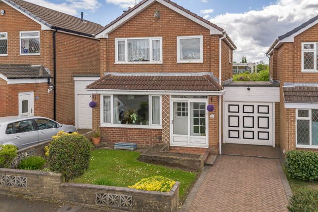 3 bedroom link detached house for sale