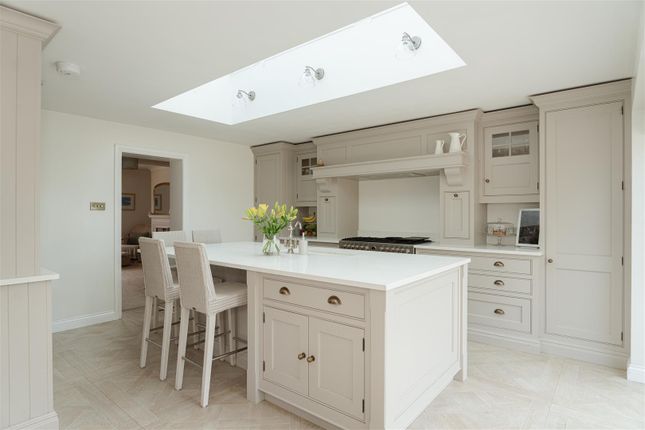 Netherne Lane, Coulsdon CR5 4 bed end of terrace house for sale