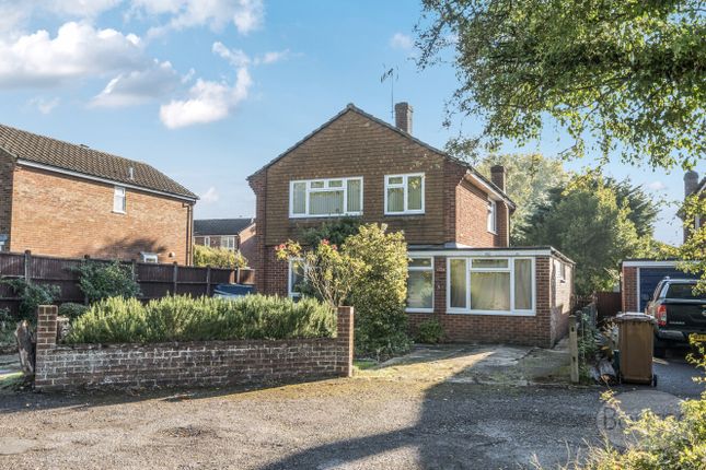 Hurlands Close, Farnham, Surrey, GU9 3 bed detached house for sale