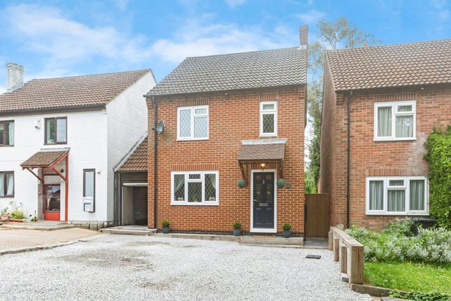 3 bed link detached house