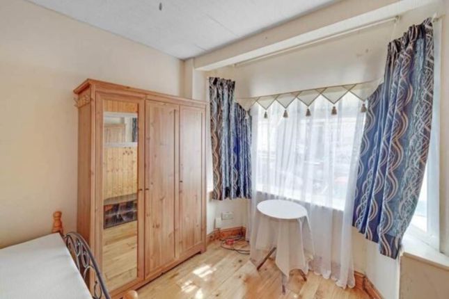 Varley Road, Canning Town, E16 3NR 3 bed terraced house for sale