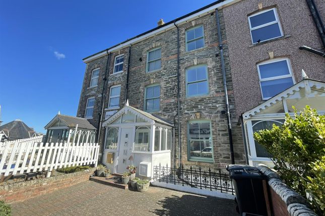 7 bedroom town house for sale