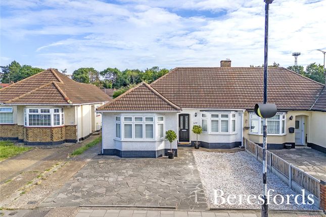 St. Marys Lane, Upminster, RM14 2 bed bungalow for sale