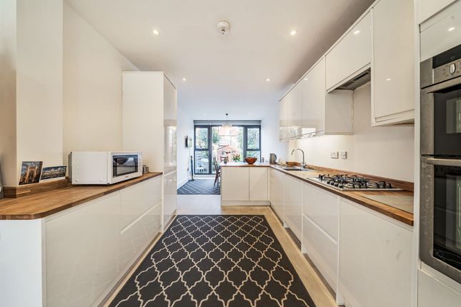 Musgrove Road, London, SE14 3 bed end of terrace house for sale