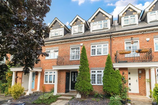 Millpond Court, Addlestone, Surrey, KT15 4 bed terraced house for sale