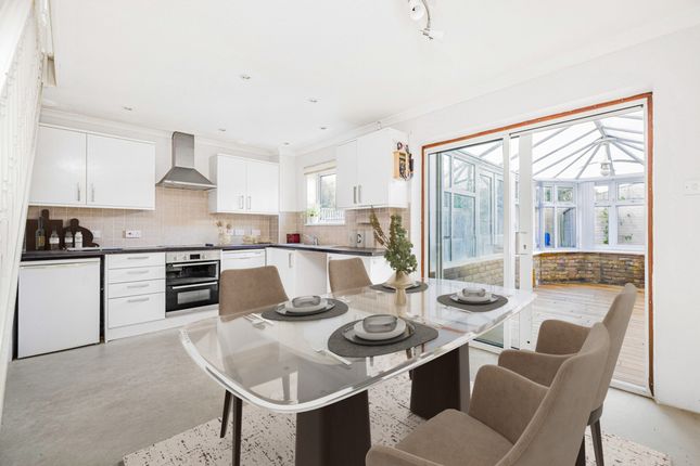 Poyntell Road, Tonbridge, TN12 3 bed semi