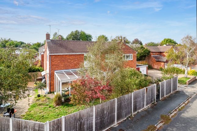 4 bed detached house