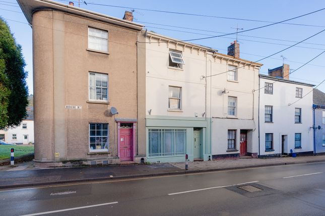 High Street, Crediton, EX17 2 bed flat for sale