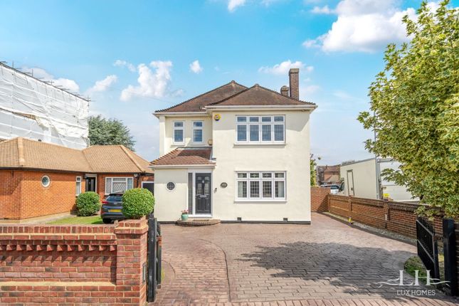 Lynkay, Lambs Lane North, Rainham 4 bed detached house for sale