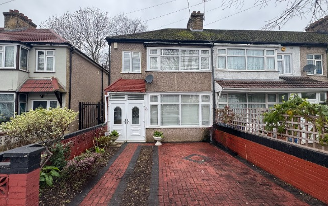 3 bed end terrace house