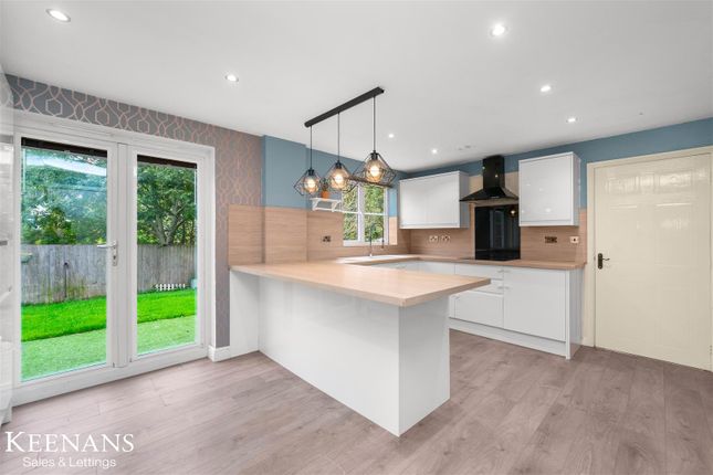 3 bed detached house